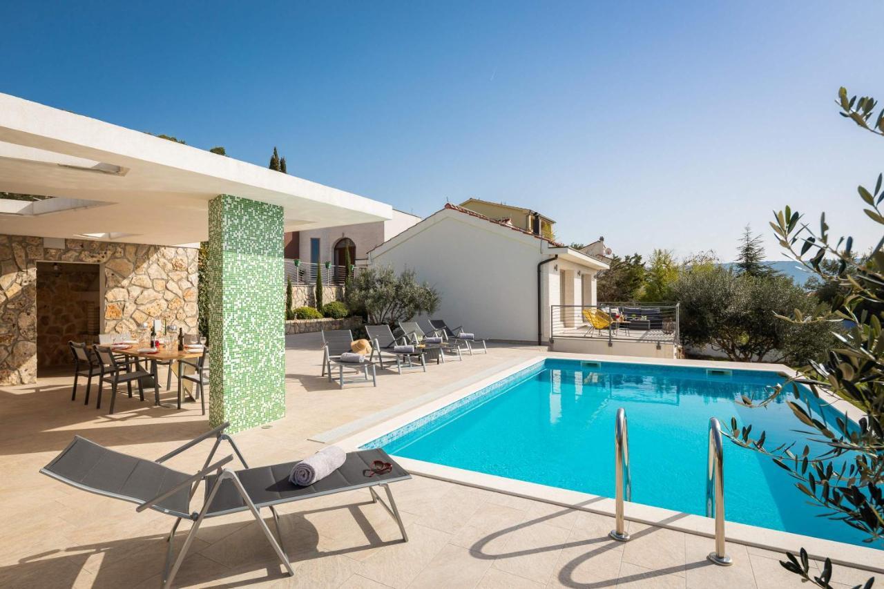 Villa Tela With Pool Zaboric Exterior foto