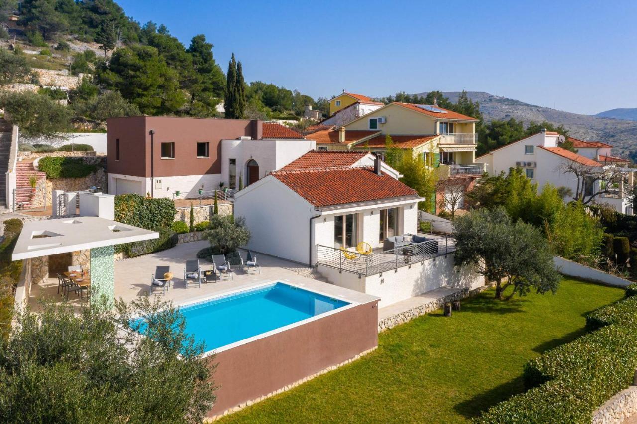 Villa Tela With Pool Zaboric Exterior foto