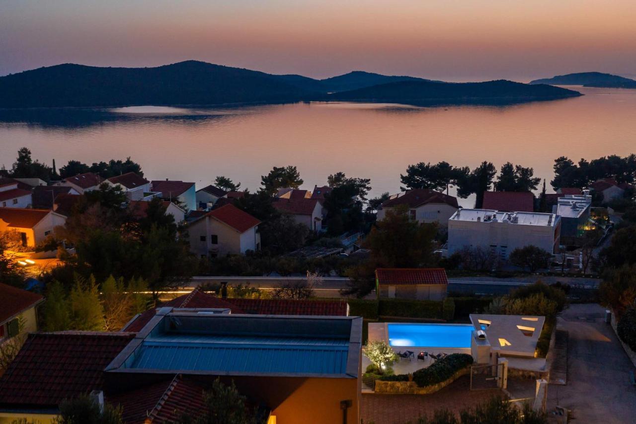 Villa Tela With Pool Zaboric Exterior foto