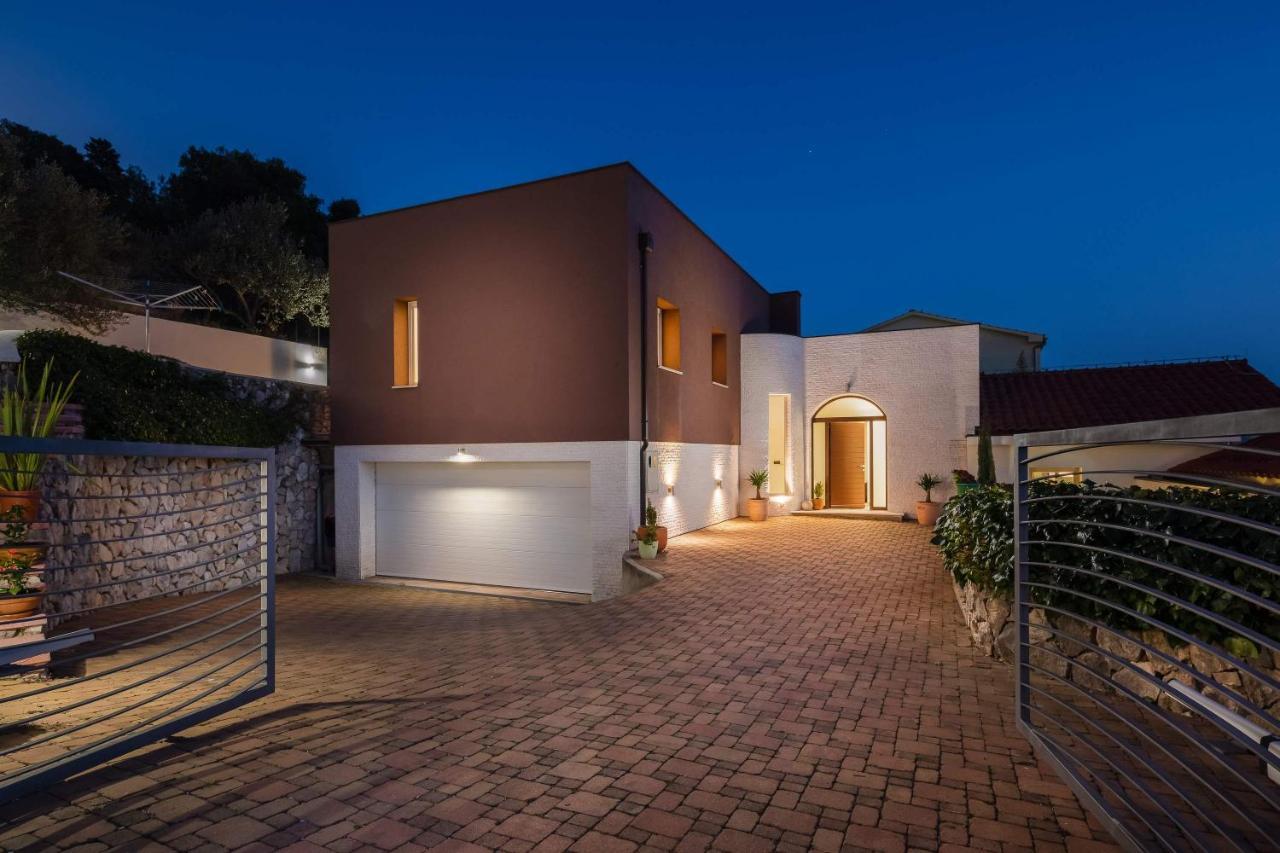 Villa Tela With Pool Zaboric Exterior foto