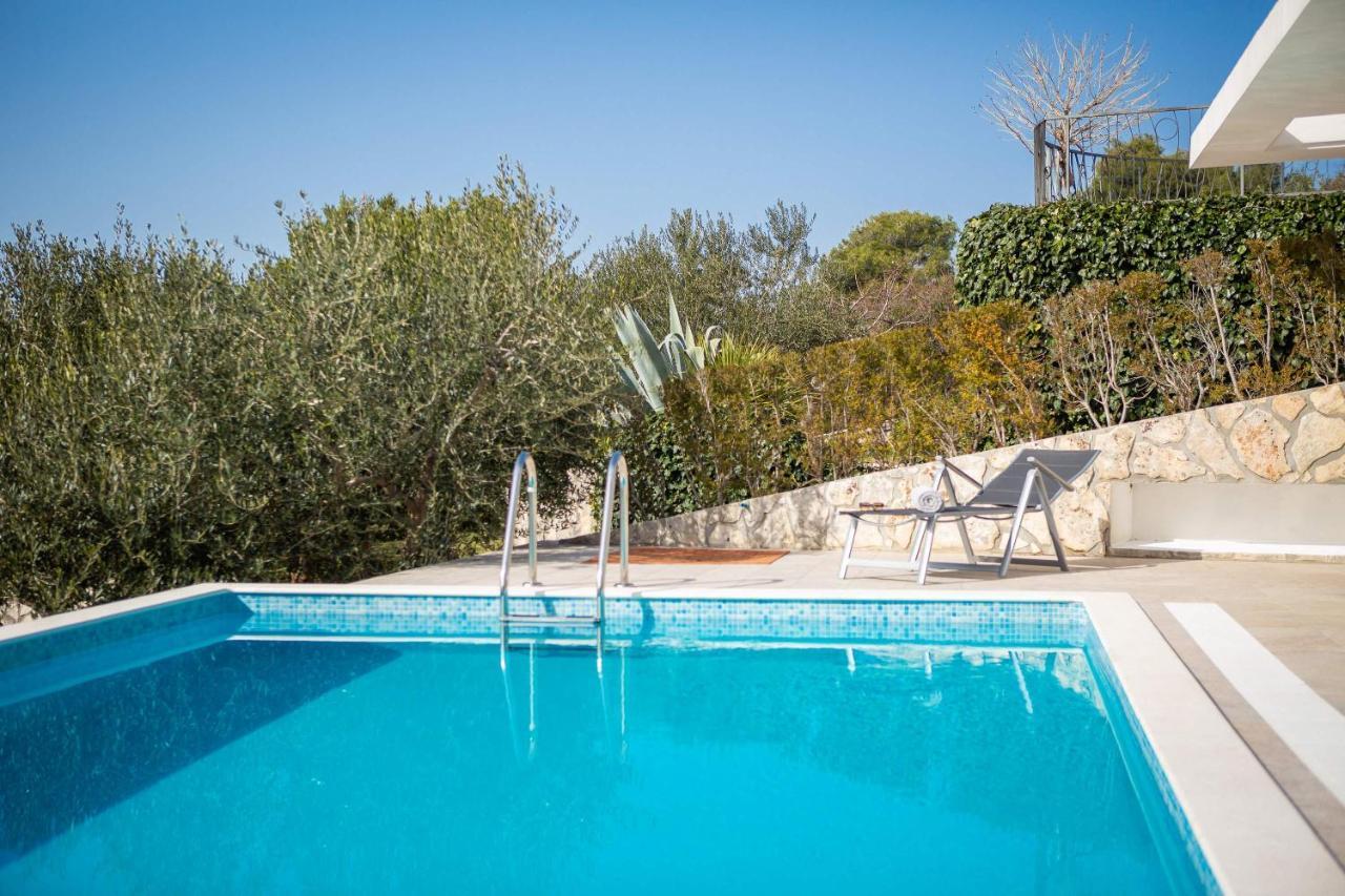 Villa Tela With Pool Zaboric Exterior foto