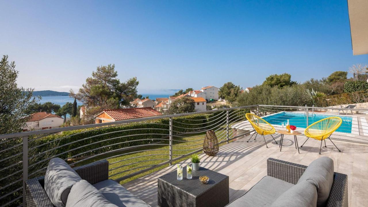 Villa Tela With Pool Zaboric Exterior foto