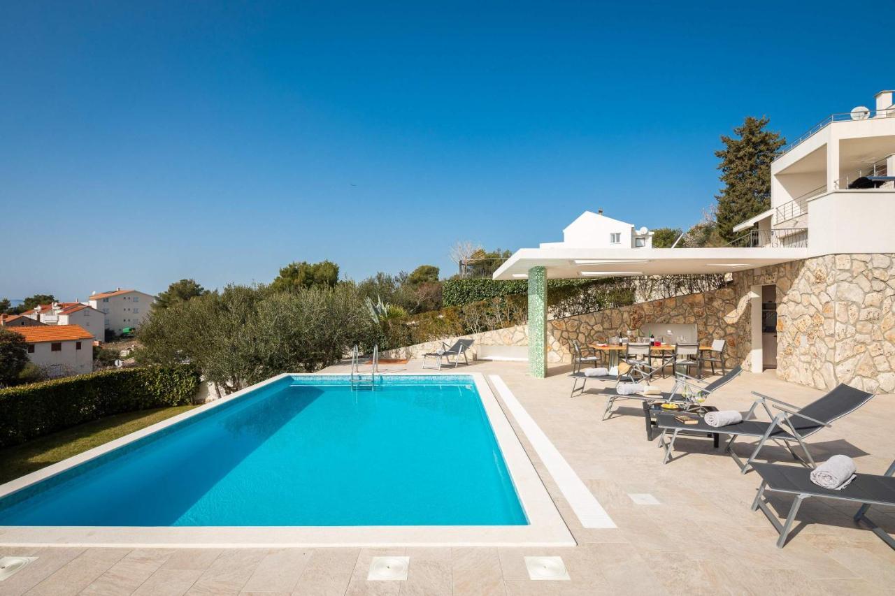 Villa Tela With Pool Zaboric Exterior foto