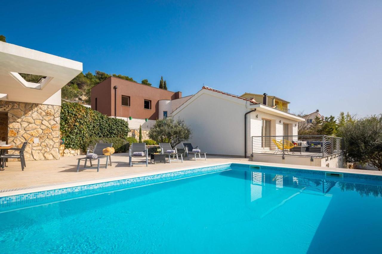 Villa Tela With Pool Zaboric Exterior foto